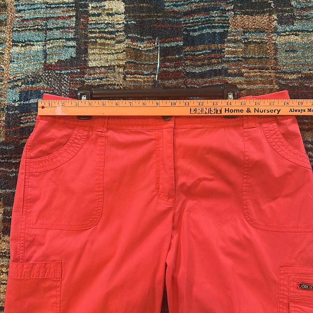 CHICO’s Red Women's Cargo Capris - Size 14-16 (Chico’s 3). - Picture 4 of 9